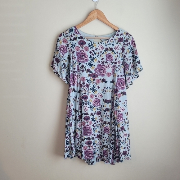 URBAN Outfitters Kimchi Blue Floral Open Back Mini Dress Size Small - Picture 3 of 8